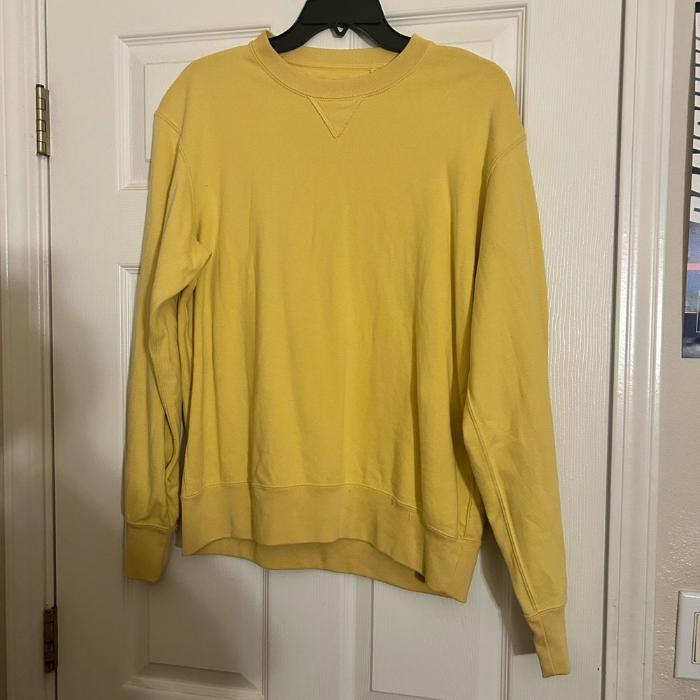 Men's Yellow raglan uniqlo crewneck